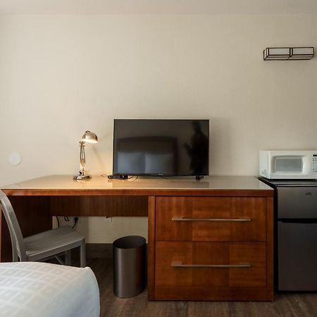 Riverfront Inn Roseburg Buitenkant foto