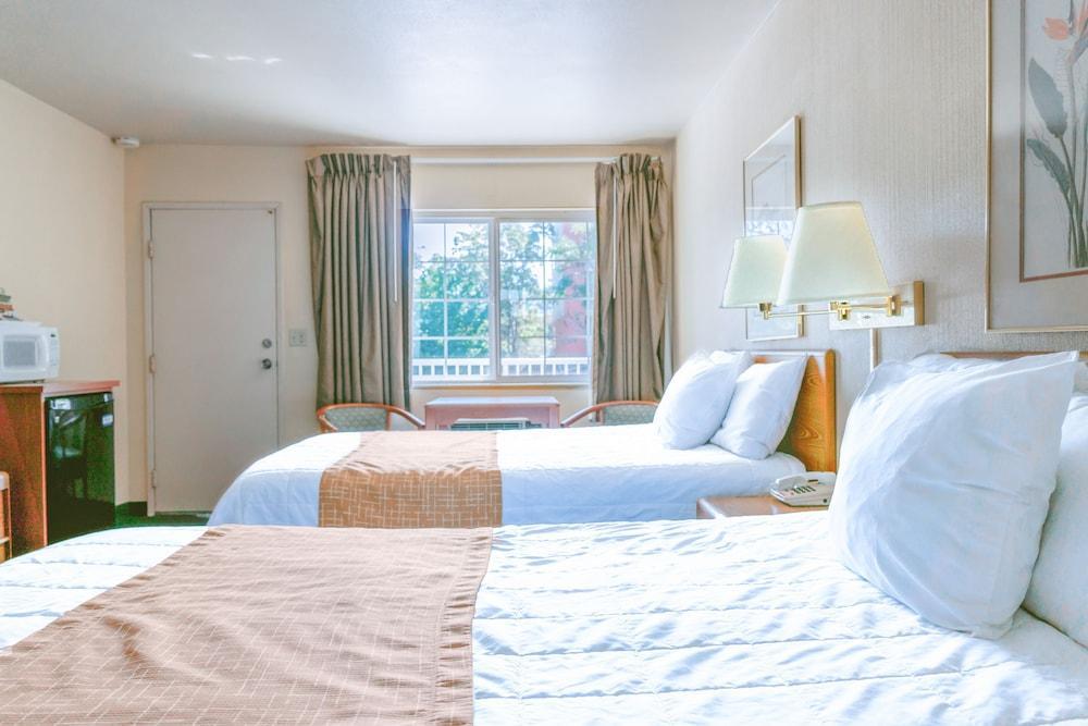 Riverfront Inn Roseburg Buitenkant foto