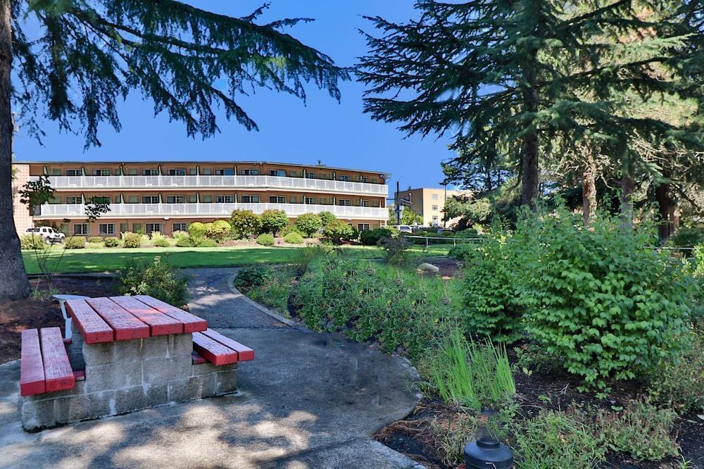 Riverfront Inn Roseburg Buitenkant foto