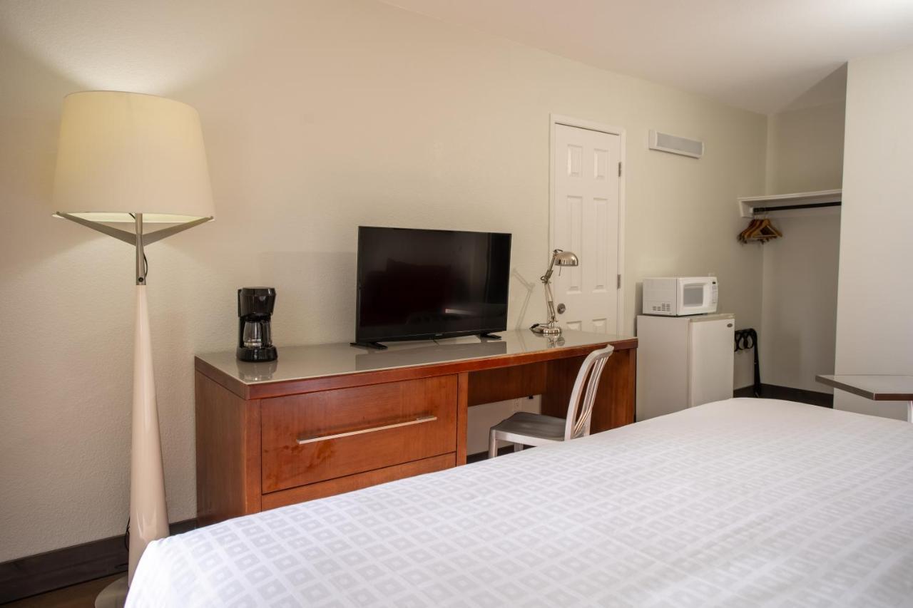 Riverfront Inn Roseburg Buitenkant foto