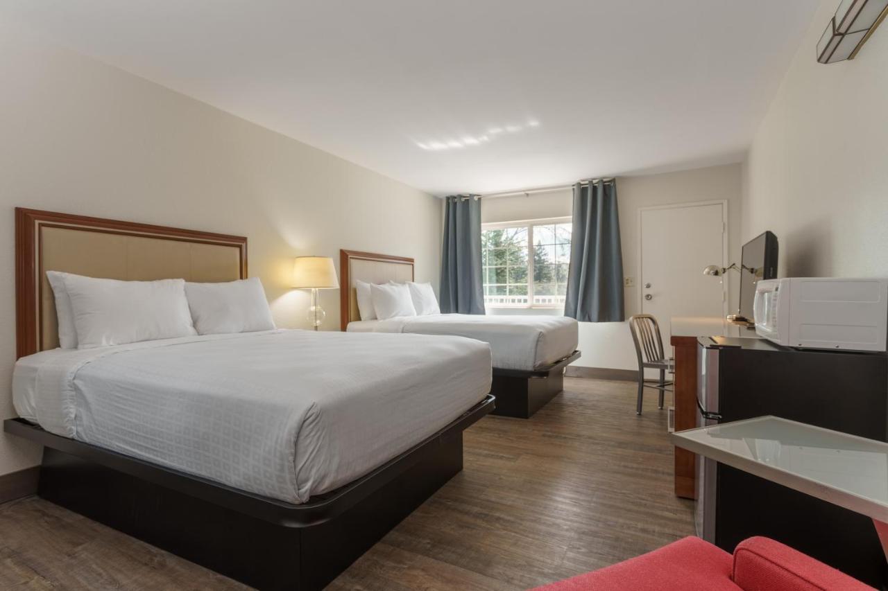 Riverfront Inn Roseburg Buitenkant foto