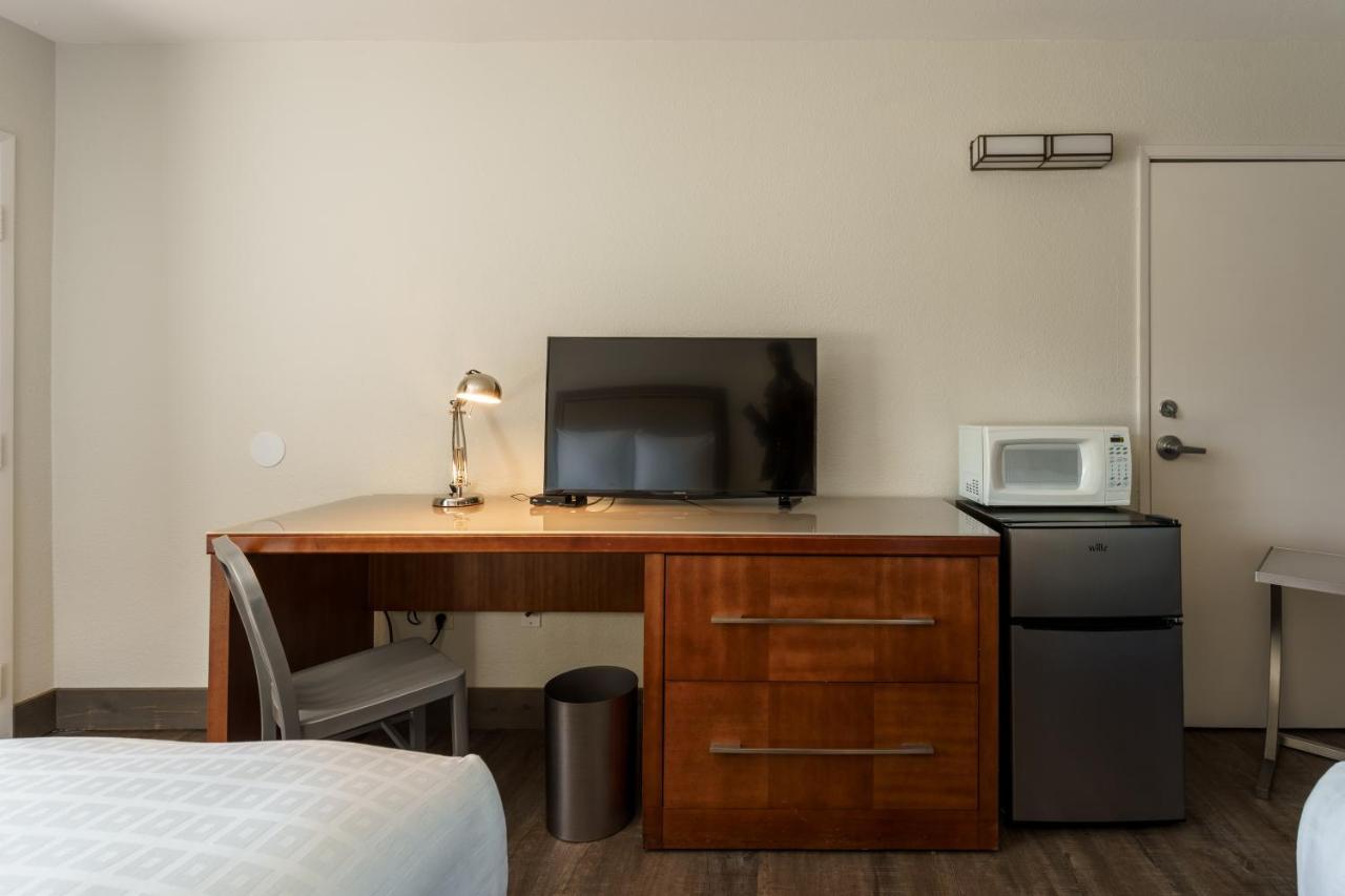 Riverfront Inn Roseburg Buitenkant foto