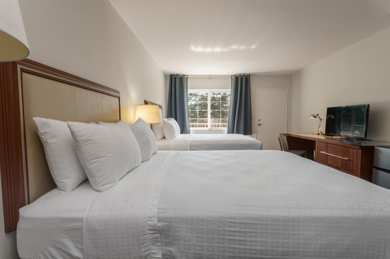 Riverfront Inn Roseburg Buitenkant foto
