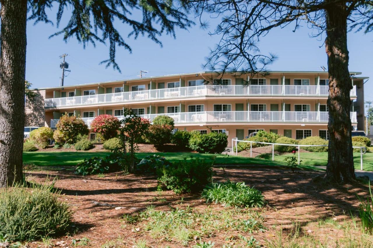 Riverfront Inn Roseburg Buitenkant foto