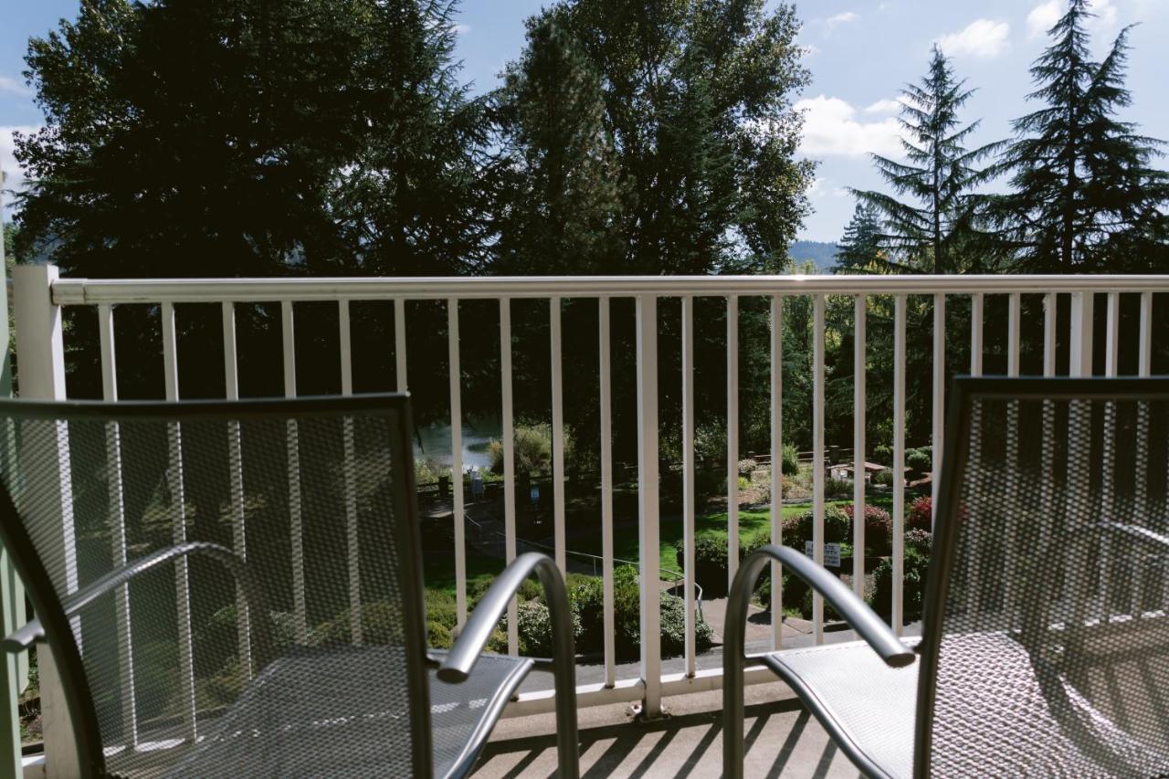 Riverfront Inn Roseburg Buitenkant foto